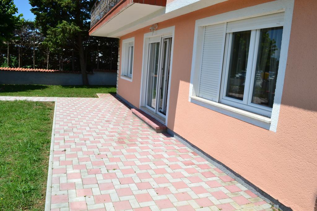 Apartments Lungomare Umago Quarto foto