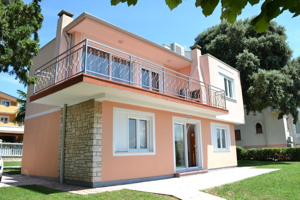 Apartments Lungomare Umago Exterior foto